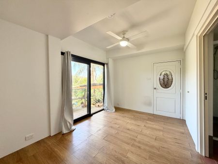 Downstairs Unit in the Heart of Nords Wharf - Photo 5