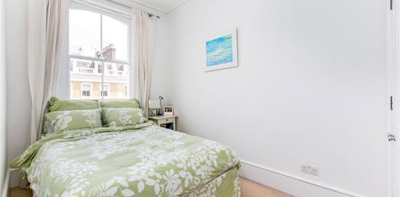 2 bedroom flat in South Kensington - Photo 2