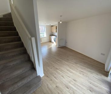 2 bedroom semi-detached house to rent - Photo 2