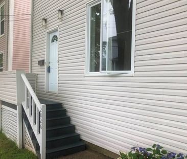 Kline - 1 Bedroom Main Floor Flat off Quinpool! - Photo 2
