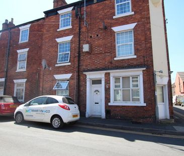 1 bedroom in a house share to rent - Photo 2