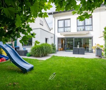 Ein Traum vom Haus und herrliche Familienlage - Foto 1