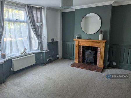 3 bedroom semi-detached house to rent - Photo 3