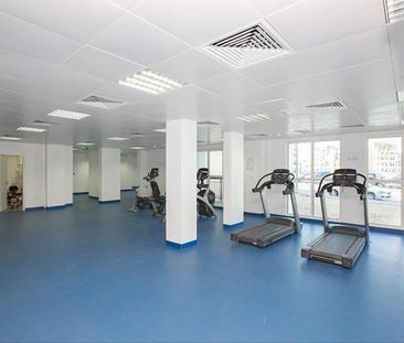 READY TO MOVE| NEAR BUSINESS BAY | BIG LAYOUT - Photo 3