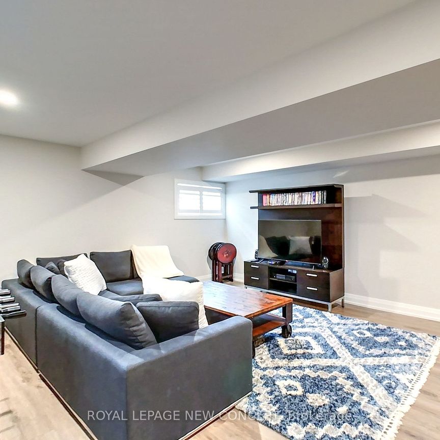 Semi-Detached Home For Lease | X8135220 - Photo 1