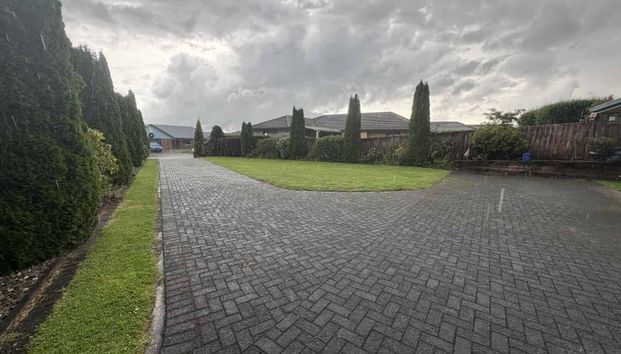 Sunny 3-Bedroom Home in Stunning Ngongotahā - Photo 1