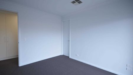 Open the Door to Light and bright family living - Photo 3