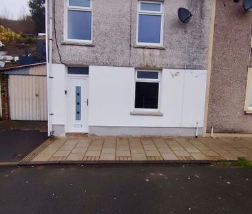 3 bedroom end of terrace house to rent - Photo 6