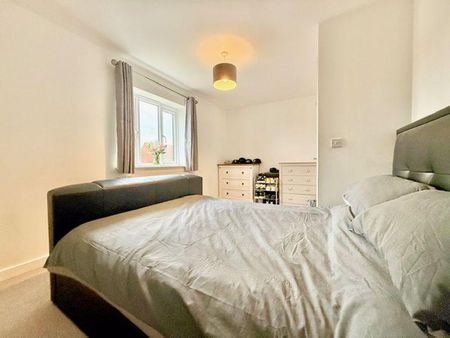 3 bedroom end of terrace house to rent - Photo 4