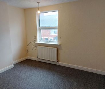 2 Bedroom House - Mid Terrace - Photo 1