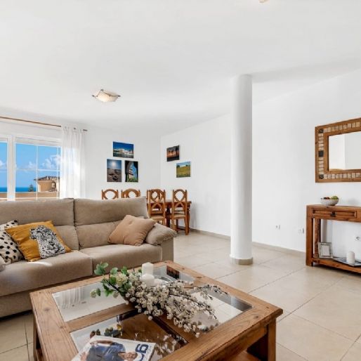 2 Bedroom Apartment For Rent in Marbella, Málaga - Foto 1