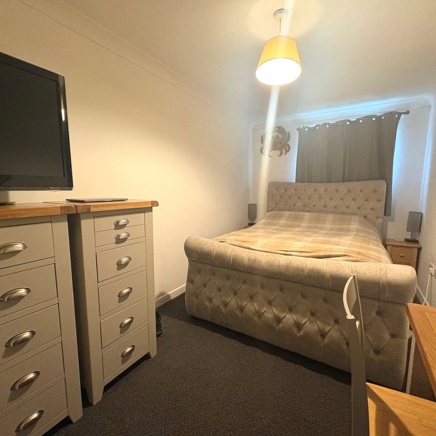 Parkstone, Ringwood Road, BH12 4LS, Poole - Photo 1