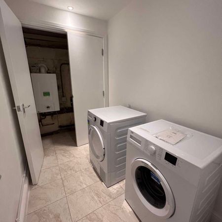 Beautiful studio rooms, beautiful house, bills incl! Room 6 (2A) - Photo 3