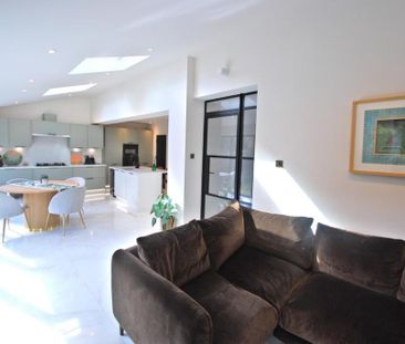 3 bedroom semi-detached house to rent - Photo 2