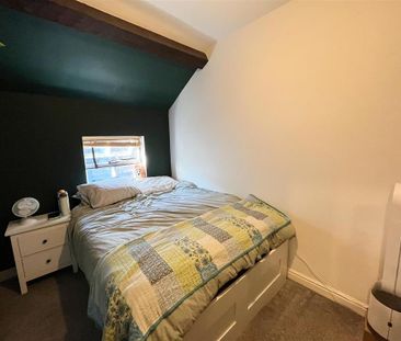 3 bedroom end of terrace house to rent - Photo 4