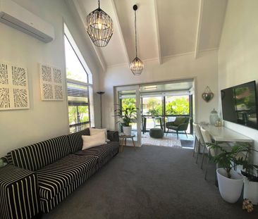Relaxed coastal living in a quiet cul-de-sac - Photo 2