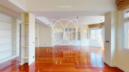 4 room luxury Apartment for rent in Madrid, Spain - Photo 2