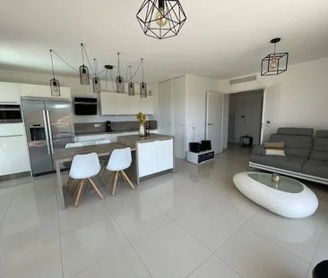 Location Appartement 3 pièces 70m² LE CANNET 06110 - Photo 2