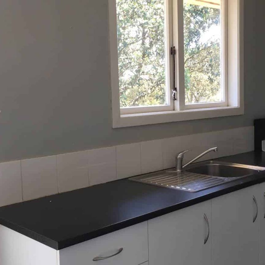 Four Bedroom House With Plenty Parking - Photo 1