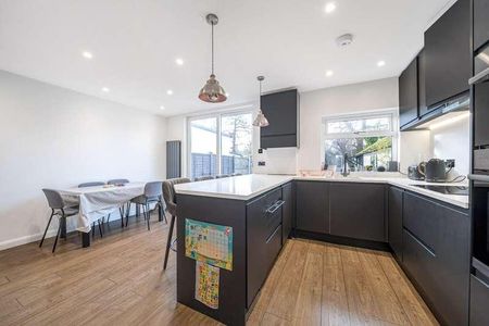 Birchfield Close, Addlestone, Surrey, KT15 - Photo 4