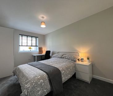 4 Bed Flat, Napier Drive, G51 - Photo 3