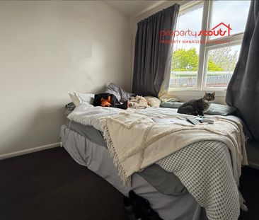 Quiet & Handy – 2 Bedroom Unit with Carport - Photo 1