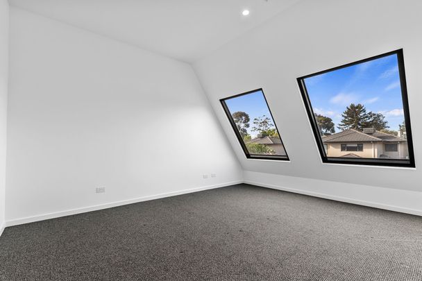 2/1110 Burke Road, Balwyn North. - Photo 1