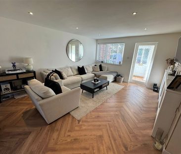 Lanark Close, Frimley, Camberley, GU16 - Photo 2