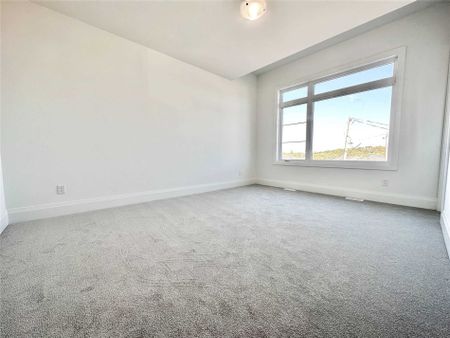 For Lease - 80 Silk Twist Drive, East Gwillimbury, Ontario - Photo 4