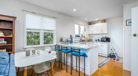 Comfortable Family Living in Sunnynook - Photo 5