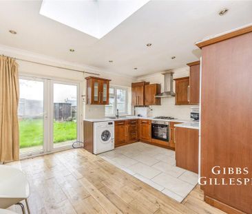 3 bedroom semi-detached house to rent - Photo 6