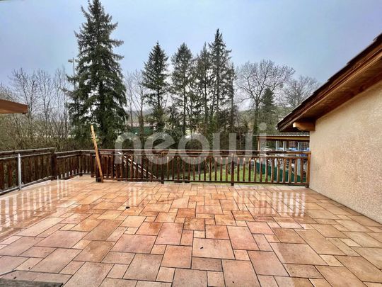 Rental House - Photo 1