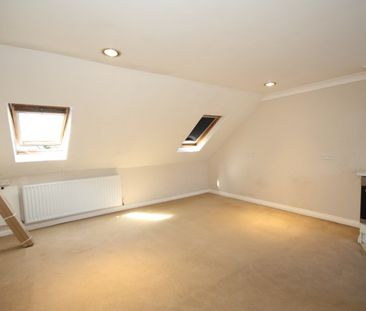 Chobham Road, Woking - Photo 3