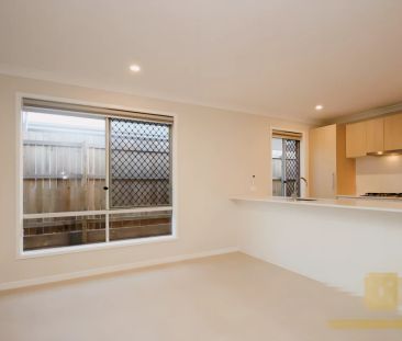 4 bed 2 bath - Photo 3