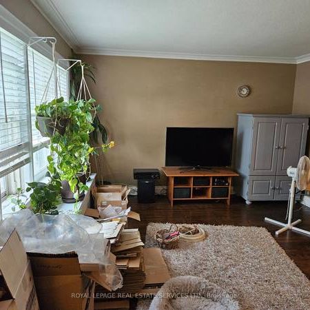 Forest Hill! Huge Upper Level Unit Backing Onto Ravine. 2 Car Parking - Photo 4