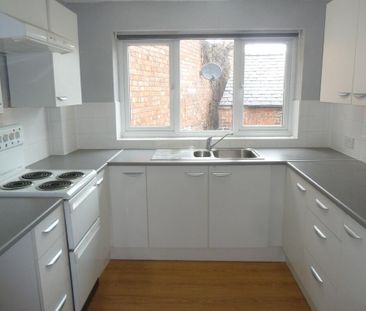 2 bedroom flat to rent - Photo 2