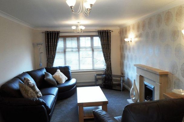 4 bedroom detached house to rent - Photo 1