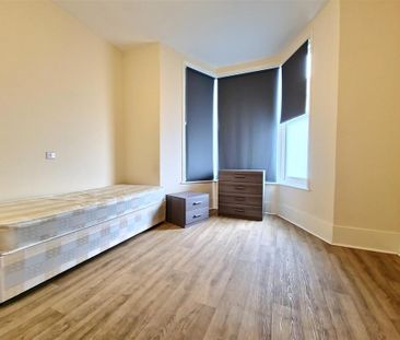 1 bedroom in a house share to rent - Photo 6