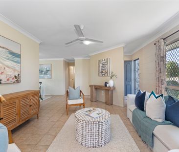 Spacious Family Retreat in Kirwan! - Photo 6