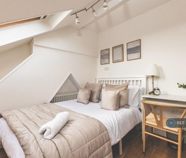 1 bedroom in a house share to rent - Photo 4