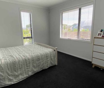 Low Maintenace and Modern Beautiful Property - Photo 3