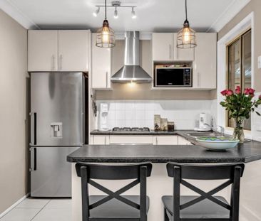 STUNNING SINGLE STOREY FOUR BEDROOM HOME IN QUIET POCKET OF PARKLEA - Photo 6