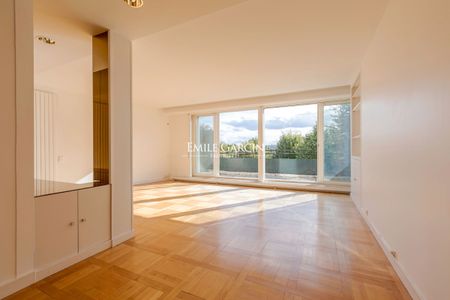 VILLA MONTMORENCY -APPARTEMENT 105M²- TERRASSE - 2 CHAMBRES - Photo 4