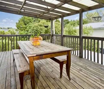 Walking distance to school - Photo 3