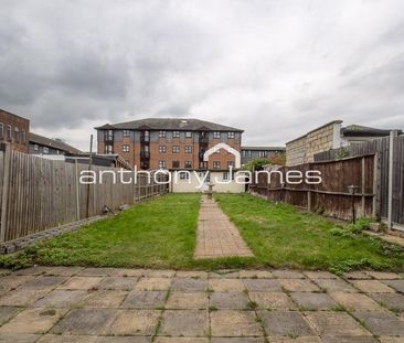 4 bedroom semi-detached house to rent - Photo 1
