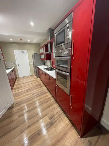 London road Room 6 - Photo 2