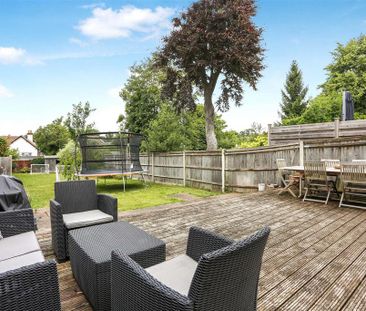 5 bedroom semi-detached house to rent - Photo 4