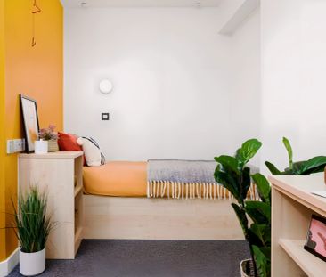 WHEELCHAIR ACCESSIBLE ENSUITE - Photo 2