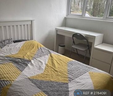 1 bedroom in a house share to rent - Photo 2