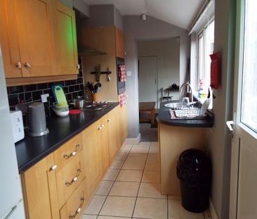 1 bedroom in a house share to rent - Photo 5